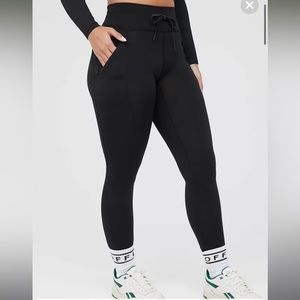 OFFLINE by aerie warm up zipper pocket legging- true black